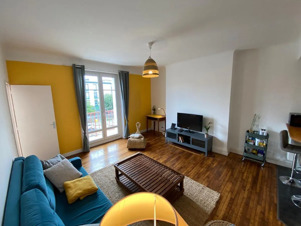 Appartement Spacieux Avec Balcon Et Parking Brest 0*,